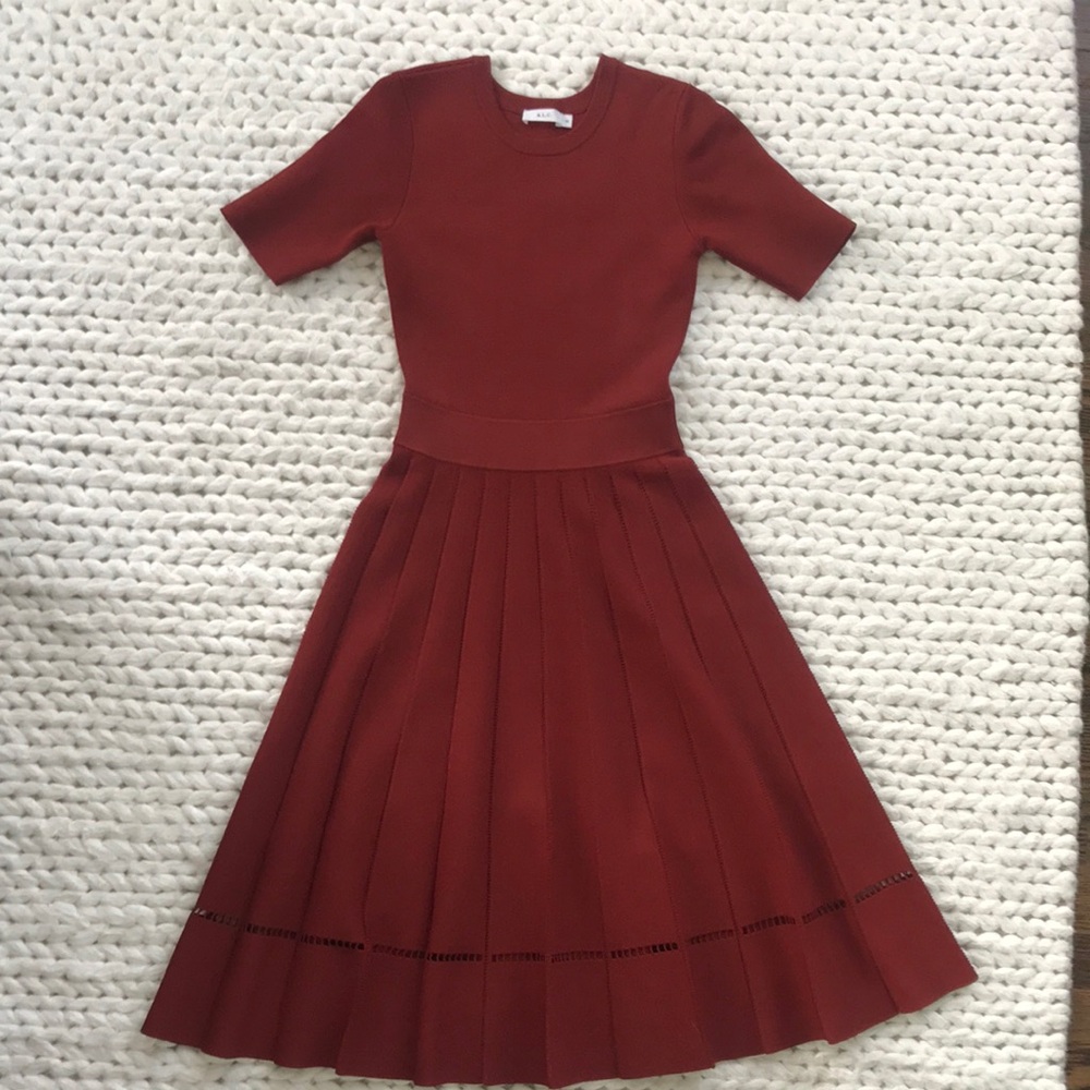 Elegant Red Knit Pleated Dress